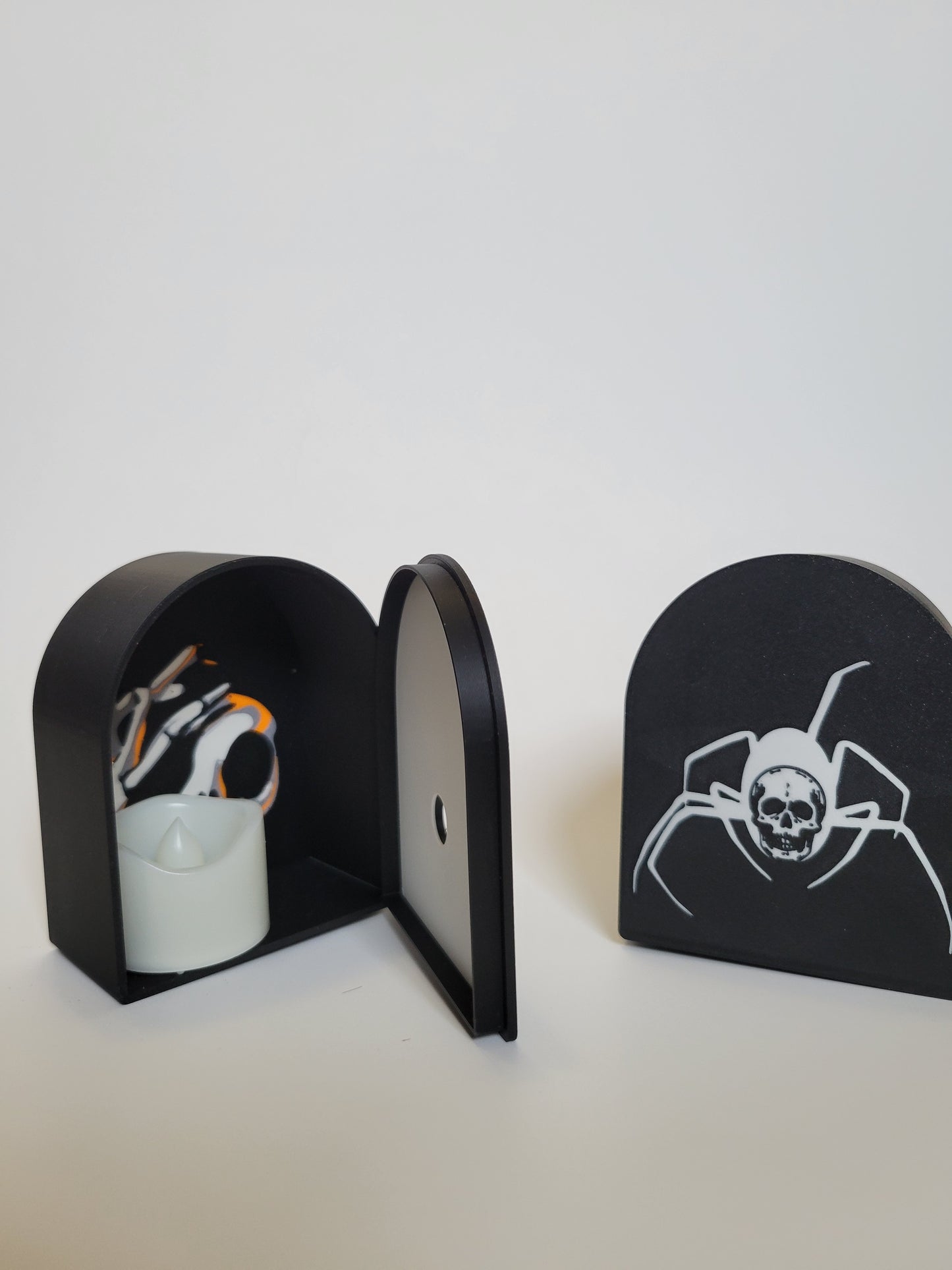 🕯️ Set of 2 Spooky Halloween Lanterns – Skull Spider & Skeleton Hand | 3D-Printed LED Candle Holders