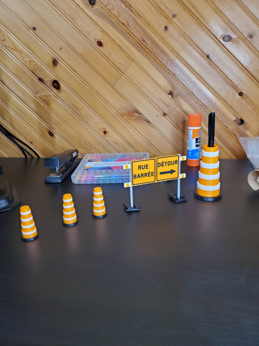 Montreal Construction Desk Decoration